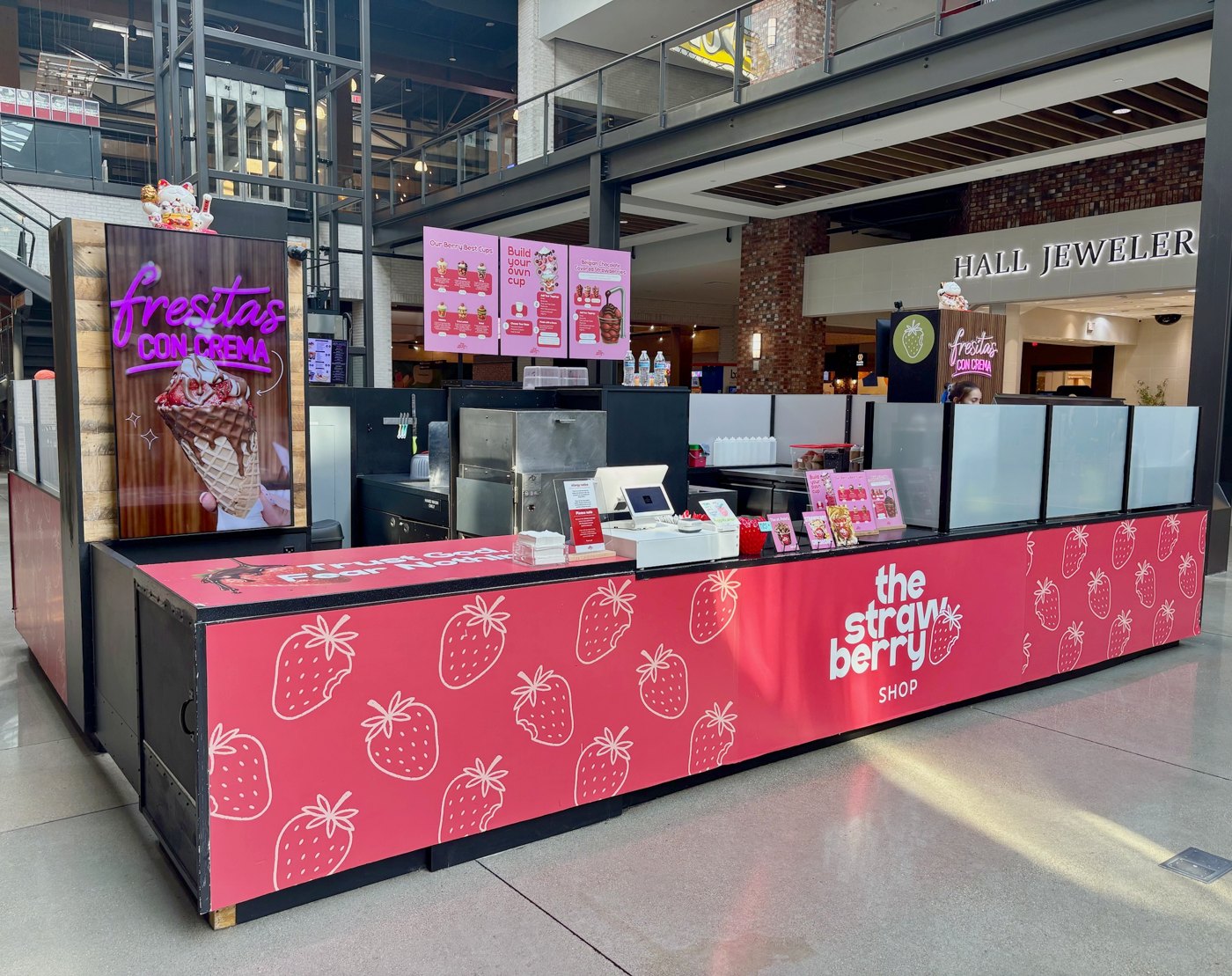 The Strawberry Shop kiosk at Liberty Center, 7100 Foundry Row